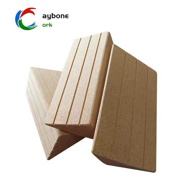 Driehoekig yogablok van kurk met hoge dichtheid